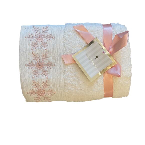 Granville Lane 2pk Christmas Hand Towels Embroidered Pink Snowflakes Cotton NEW - Picture 4 of 5